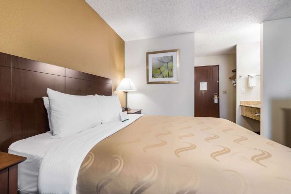 Quality Inn & Suites Lacey
